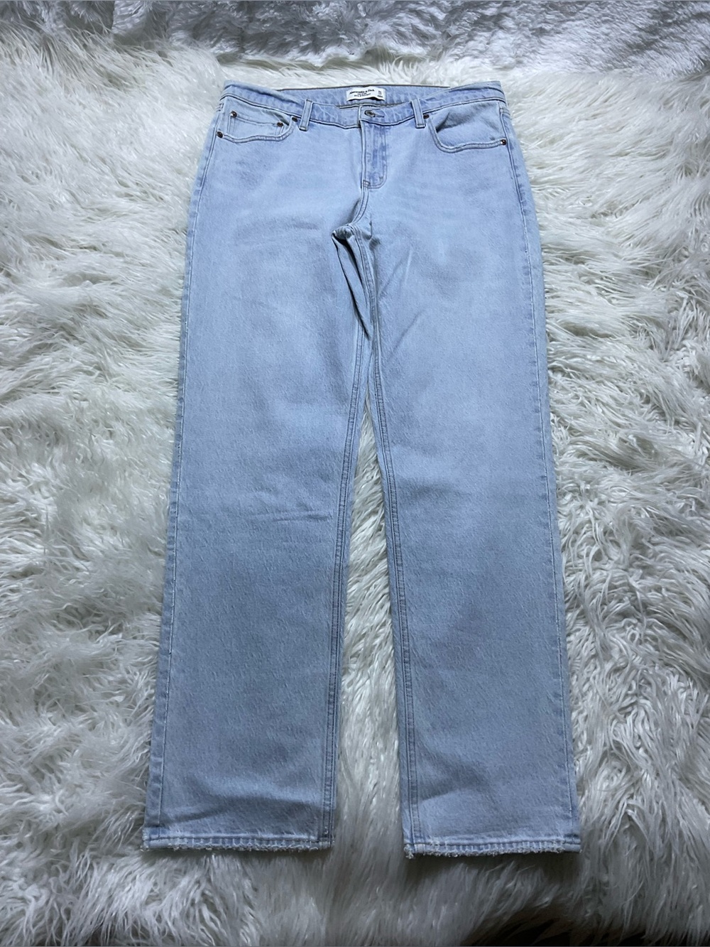 Abercrombie Mid Rise 90’s Straight Jeans 31 Long
